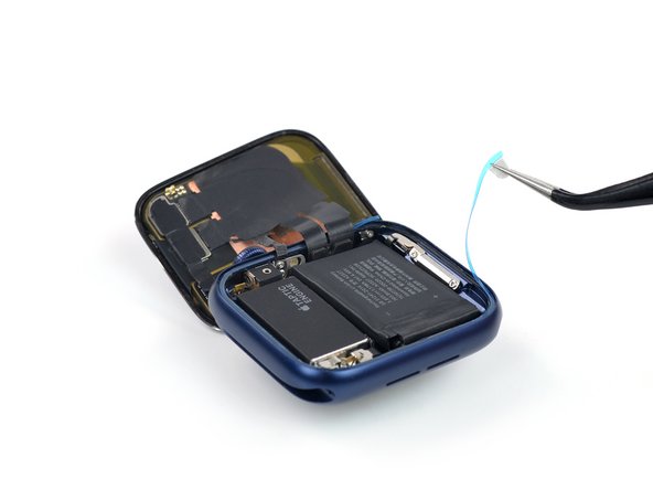 How to Reseal an Apple Watch, Remove the protective film: crwdns2935265:014crwdnd2935265:02crwdnd2935265:03crwdne2935265:0