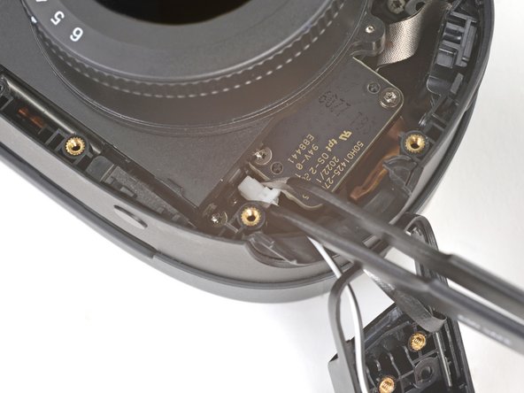 HTC Vive XR Elite Left Speaker Replacement, Disconnect the left speaker: crwdns2935265:034crwdnd2935265:03crwdnd2935265:03crwdne2935265:0