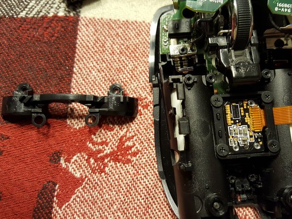 Logitech Anywhere Mouse MX Full Disassembly, Removing the scroll wheel: 手順 14、 3の画像 3