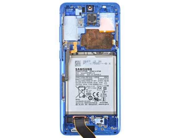 Samsung Galaxy S20+ Screen and Battery Assembly Replacement, Unfasten the 5G mmWave antennas: crwdns2935265:046crwdnd2935265:02crwdnd2935265:02crwdne2935265:0