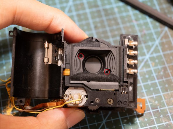 Yashica T5D Shutter Flex Cable Replacement: crwdns2935265:013crwdnd2935265:02crwdnd2935265:03crwdne2935265:0