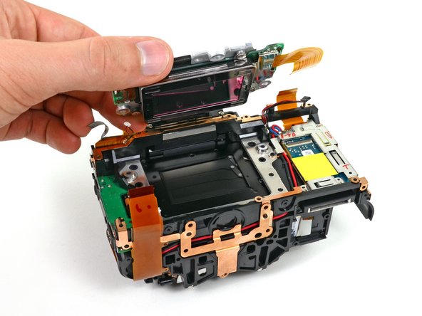 Nikon D600 Teardown: crwdns2935265:022crwdnd2935265:02crwdnd2935265:02crwdne2935265:0