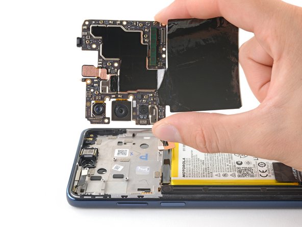 Motorola Moto G Stylus 5G (2022) Screen Replacement, Remove the motherboard: crwdns2935265:025crwdnd2935265:03crwdnd2935265:03crwdne2935265:0