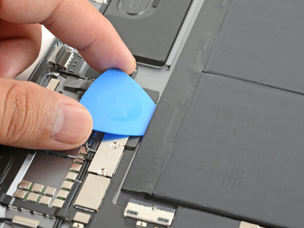 iPad Air 7 13" Battery Replacement: step 31, image 3 of 3