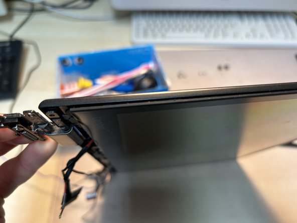 Lenovo ThinkPad X1 Yoga Display Assembly Teardown, Rubber frame: crwdns2935265:06crwdnd2935265:02crwdnd2935265:02crwdne2935265:0