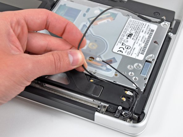 MacBook Pro 15" Unibody Mid 2010 Upper Case Replacement: crwdns2935265:033crwdnd2935265:02crwdnd2935265:02crwdne2935265:0