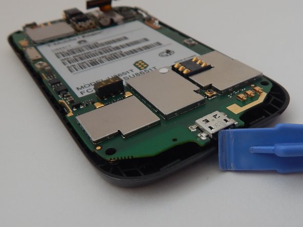 T-Mobile Huawei Prism U8651T Teardown, Remove Motherboard: crwdns2935265:010crwdnd2935265:02crwdnd2935265:03crwdne2935265:0