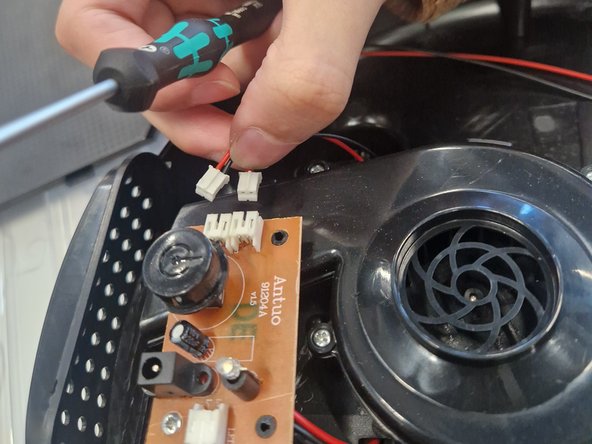 YT-88 Automatic Intelligent Sweeping Robot Full Disassembly, Disconnecting the drive motor, impeller & UV light bar: crwdns2935265:08crwdnd2935265:03crwdnd2935265:03crwdne2935265:0