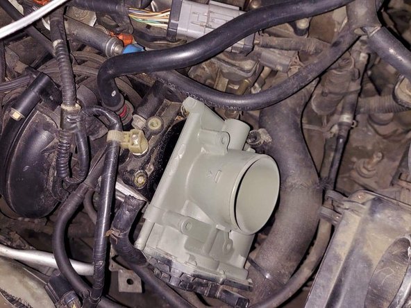 2005 Mazda 6 Electronic Throttle Body Replacement: crwdns2935265:08crwdnd2935265:02crwdnd2935265:02crwdne2935265:0