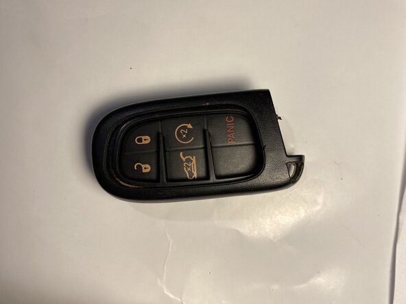2014-2019 Jeep Cherokee Limited Key Fob Battery Replacement: step 3, image 1 of 3