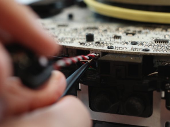 iRobot Roomba 630 Top Bumper Infrared Sensor Replacement: crwdns2935265:08crwdnd2935265:02crwdnd2935265:03crwdne2935265:0