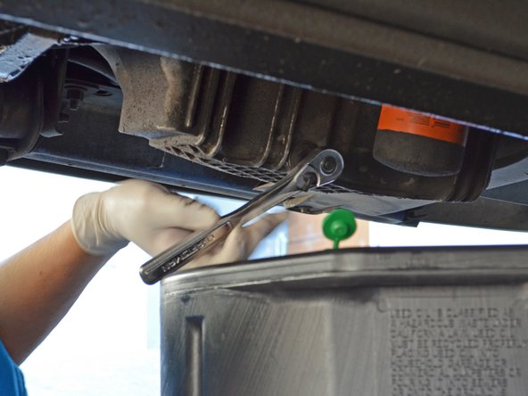 1995-1999 Dodge/Plymouth Neon Oil Change (SOHC): crwdns2935265:03crwdnd2935265:03crwdnd2935265:03crwdne2935265:0