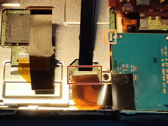 Sony A7 II Top Flex Cable replacement, Removing the SD card reader: crwdns2935265:017crwdnd2935265:02crwdnd2935265:03crwdne2935265:0