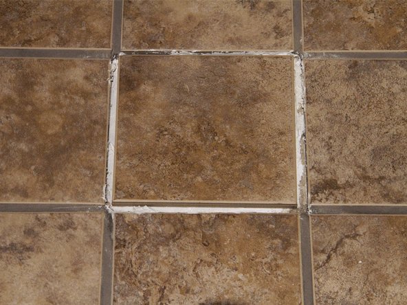 How to Replace Cracked Tile: passo 5, immagine 2 di 3