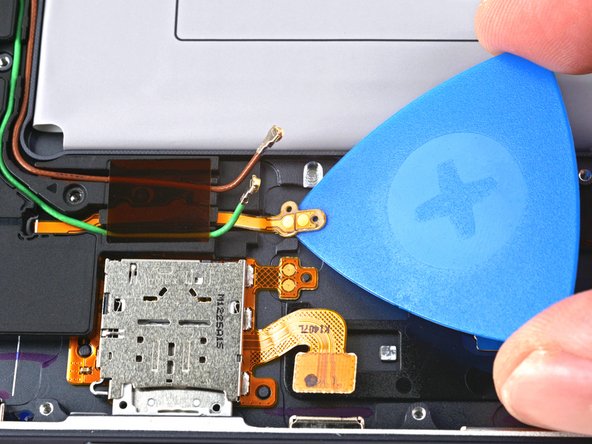 Samsung Galaxy Tab S7 Plus Loudspeaker Assembly Replacement, Separate loudspeaker cable's adhesive: crwdns2935265:059crwdnd2935265:03crwdnd2935265:03crwdne2935265:0