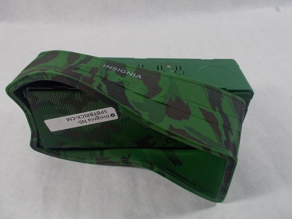 Insignia NS-SPBTBRICK-CM USB Port Replacement: crwdns2935265:09crwdnd2935265:03crwdnd2935265:03crwdne2935265:0