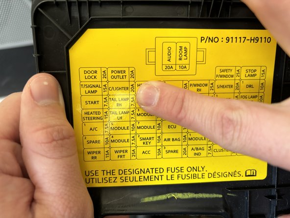 2021 Kia Rio Driver Side Fuse Replacement: crwdns2935265:04crwdnd2935265:03crwdnd2935265:03crwdne2935265:0