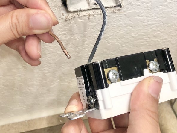 GFCI Outlet Replacement: crwdns2935265:07crwdnd2935265:02crwdnd2935265:02crwdne2935265:0