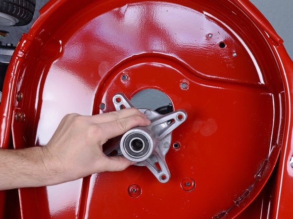 Toro Walk Behind Mowers 21199HD 2018 Right Spindle Replacement, Remove the spindle: crwdns2935265:027crwdnd2935265:02crwdnd2935265:02crwdne2935265:0