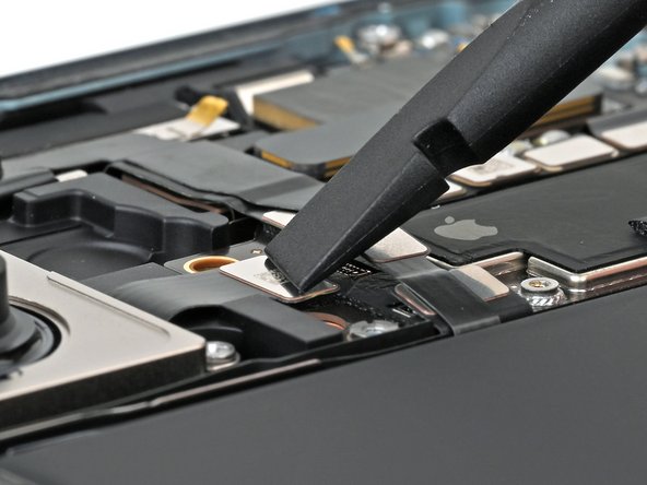 iPhone 16 Plus Rear Cameras Replacement, Connect the rear cameras: crwdns2935265:031crwdnd2935265:02crwdnd2935265:03crwdne2935265:0