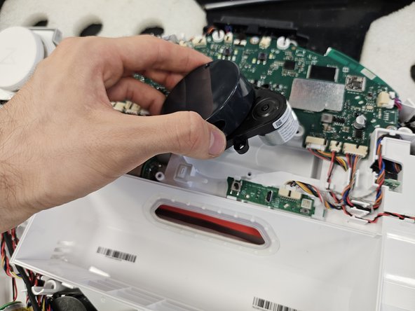 Roborock Q Revo: Laser Distance Sensor Replacement, Remove the LDS.: crwdns2935265:011crwdnd2935265:03crwdnd2935265:03crwdne2935265:0