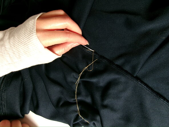 How to Cinch the Waist of a Shirt: étape 12, image 1 de 1