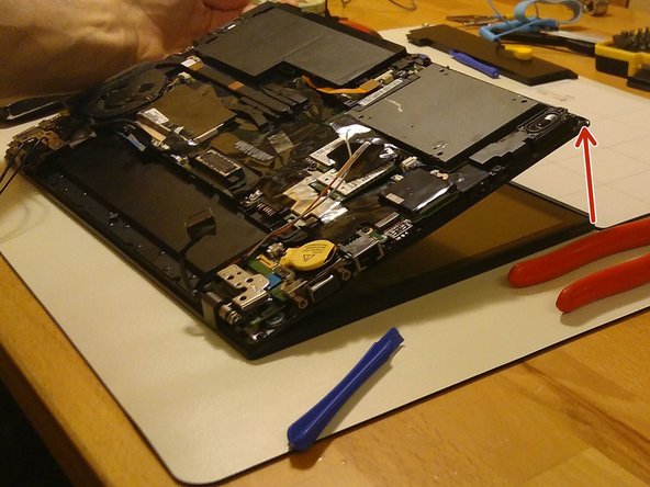 Lenovo Thinkpad T440s Display Assembly Replacement, Disconnect the hinges: stap 0, afbeelding 2 van 3