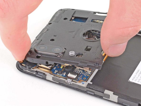 Motorola Moto E6 Plus Motherboard Replacement, Remove the motherboard cover: crwdns2935265:016crwdnd2935265:02crwdnd2935265:03crwdne2935265:0