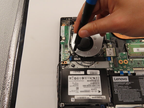 Lenovo V14-ADA Fan Replacement, Fan: crwdns2935265:04crwdnd2935265:02crwdnd2935265:02crwdne2935265:0