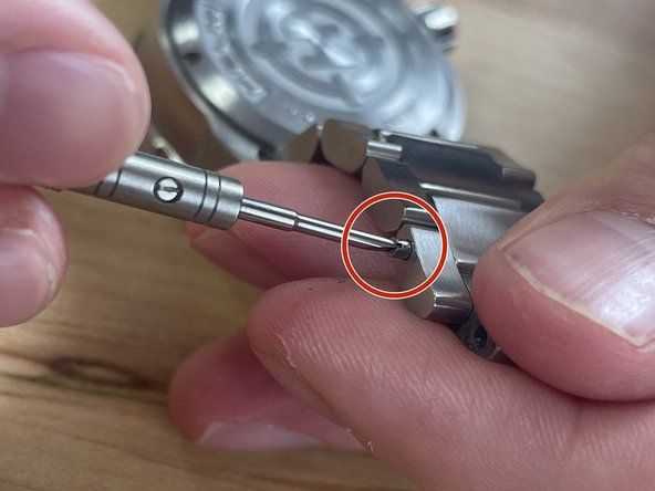 Helm Khuraburi Watch Adjustment and Sizing Guide, Adjusting the Bracelet by Removing Links: crwdns2935265:04crwdnd2935265:02crwdnd2935265:02crwdne2935265:0