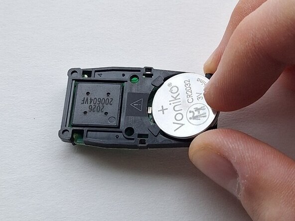 Subaru Smart Key Fob Model 14AHK Battery Replacement: step 5, image 2 of 2