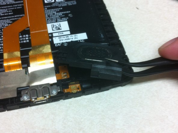LG G Pad 7.0 LTE Front Screen Replacement, Remove front speaker: шаг 7, изображение 2 из 2