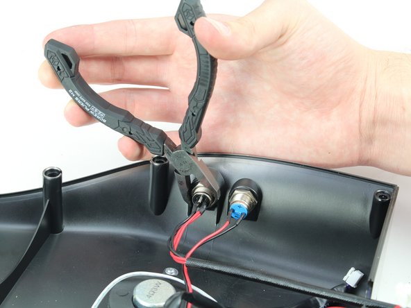 Hover-1 Nomad Charging Port Replacement, Charging Port: crwdns2935265:05crwdnd2935265:02crwdnd2935265:02crwdne2935265:0