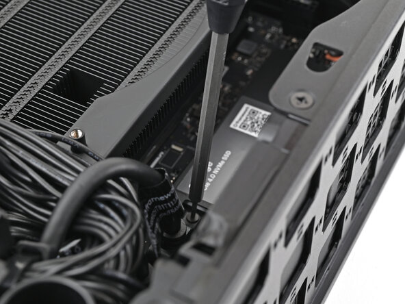 Framework Desktop Mainboard Replacement, Install the heat spreader: Schritt 10, Bild 2 von 3