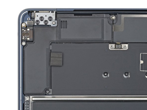 MacBook Air 15" 2023 Battery Replacement, Unfasten the right speaker: crwdns2935265:015crwdnd2935265:02crwdnd2935265:02crwdne2935265:0