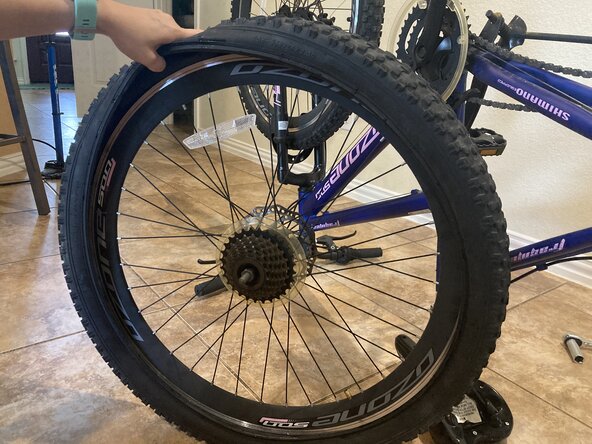 Ozone 500 Mountian Bike Rear Tire Tube Replacement: crwdns2935265:06crwdnd2935265:03crwdnd2935265:03crwdne2935265:0