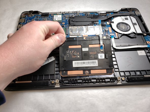 ASUS Q324UA-BHI7T17 Track Pad Replacement: crwdns2935265:010crwdnd2935265:02crwdnd2935265:03crwdne2935265:0