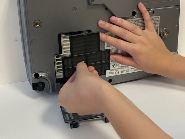 Hitachi CP-X440 Air Filter Replacement: crwdns2935265:03crwdnd2935265:02crwdnd2935265:02crwdne2935265:0