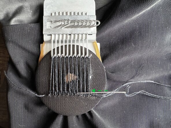 Woven Darning with a Speedy Weave, Continue the weft: crwdns2935265:011crwdnd2935265:03crwdnd2935265:03crwdne2935265:0