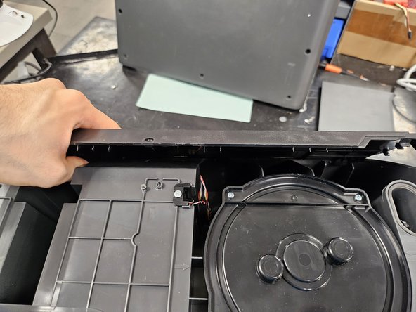 S7 MaxV Ultra dock: Suction fan replacement, Remove the front cover of the dock.: crwdns2935265:013crwdnd2935265:03crwdnd2935265:03crwdne2935265:0