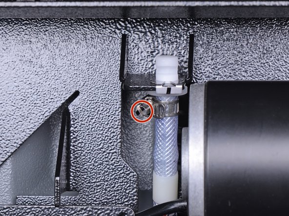 Karcher Carpet Cleaner BRC3015C 2018 Check Valve Replacement, Remove the check valve hose: crwdns2935265:05crwdnd2935265:02crwdnd2935265:02crwdne2935265:0