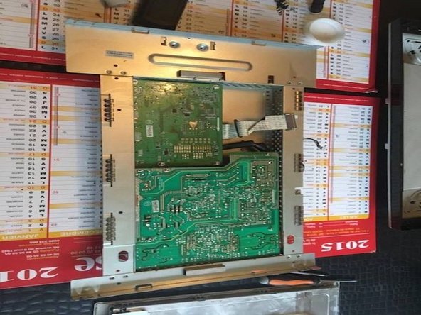 Dell SP2208WFT Capacitor Replacement, Removing the metal display cover: crwdns2935265:014crwdnd2935265:02crwdnd2935265:02crwdne2935265:0