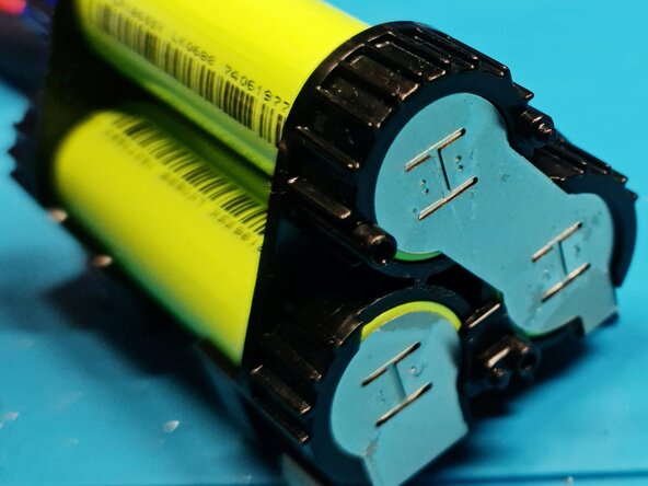 Disassembling Samsung Vacuum Battery VCA-RBT80 VR30T80313W/WA, Disassemble the Cells: crwdns2935265:04crwdnd2935265:01crwdnd2935265:03crwdne2935265:0