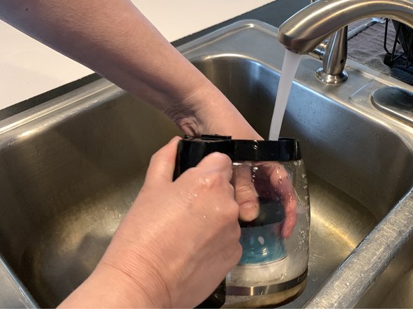 Descaling a Cuisinart 12-Cup Coffee Maker: crwdns2935265:08crwdnd2935265:02crwdnd2935265:03crwdne2935265:0