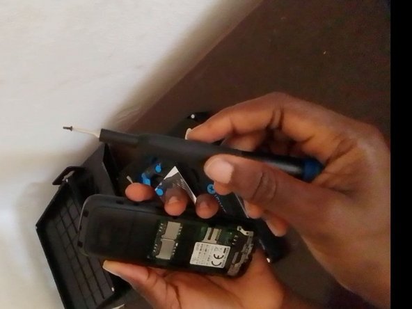 Itel 2163 Disassembly, Unscrew the Nuts: crwdns2935265:03crwdnd2935265:03crwdnd2935265:03crwdne2935265:0