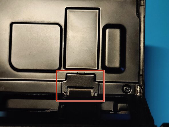 Sony A7 II Top Flex Cable replacement, Removing the LCD Flex Cable connector shield: crwdns2935265:08crwdnd2935265:01crwdnd2935265:03crwdne2935265:0