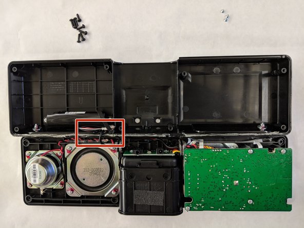 Logitech Pure-Fi Anywhere 2 Dock Adapter Cover Replacement: crwdns2935265:03crwdnd2935265:02crwdnd2935265:02crwdne2935265:0