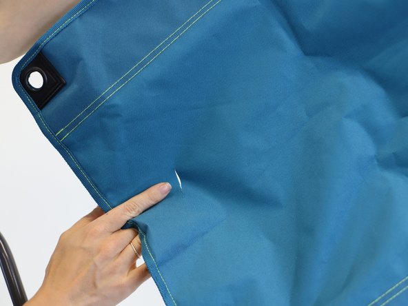 How to Repair a Tear in a Camping Chair, Disassemble the rest of the chair: crwdns2935265:03crwdnd2935265:03crwdnd2935265:03crwdne2935265:0