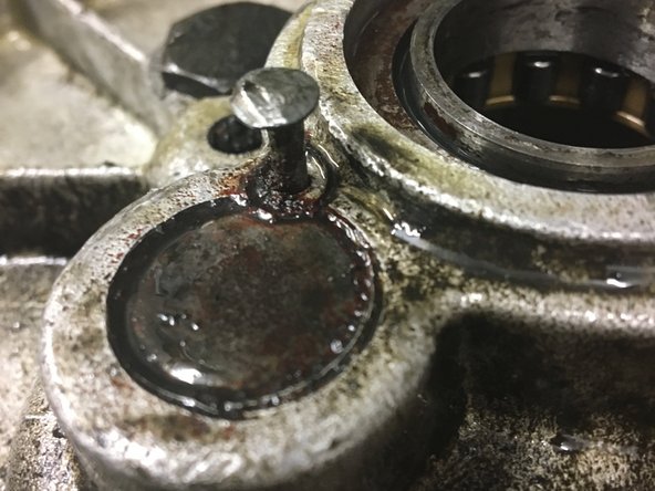 AJS/Matchless Lightweight Gearbox Overhaul, Inspect the main casing: crwdns2935265:011crwdnd2935265:03crwdnd2935265:03crwdne2935265:0