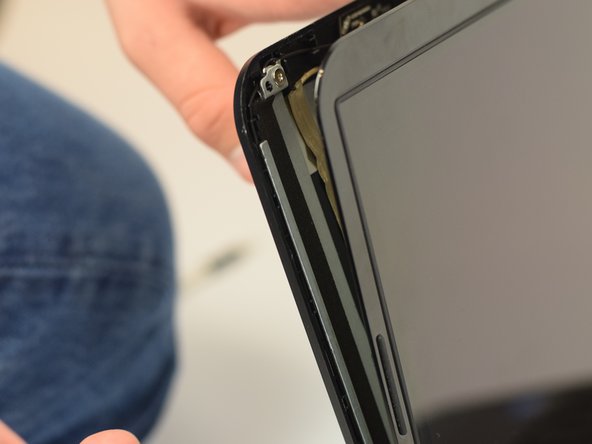 HP TouchSmart 15-r015dx Screen Replacement: step 5, image 3 of 3